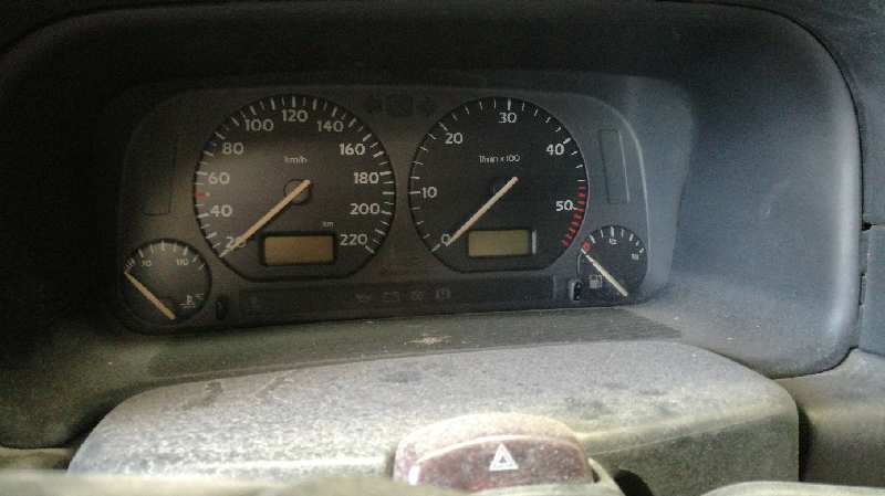 VOLKSWAGEN Vento 1 generation (1992-1998) Помпа за климатик 08242611570 25262145