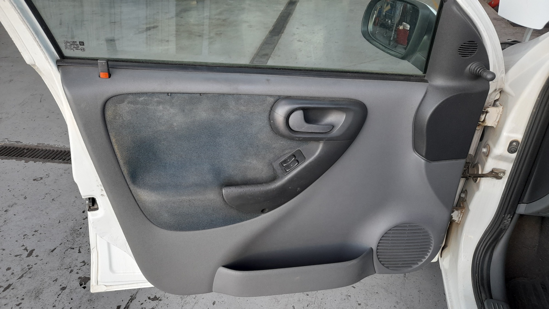 RENAULT Corsa C (2000-2006) Другая деталь 09113367 22304705