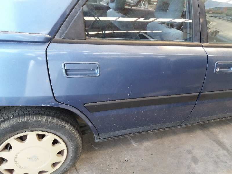 MAZDA 323 BG (1989-1995) Lås venstre bagdør B48273310A 24055536