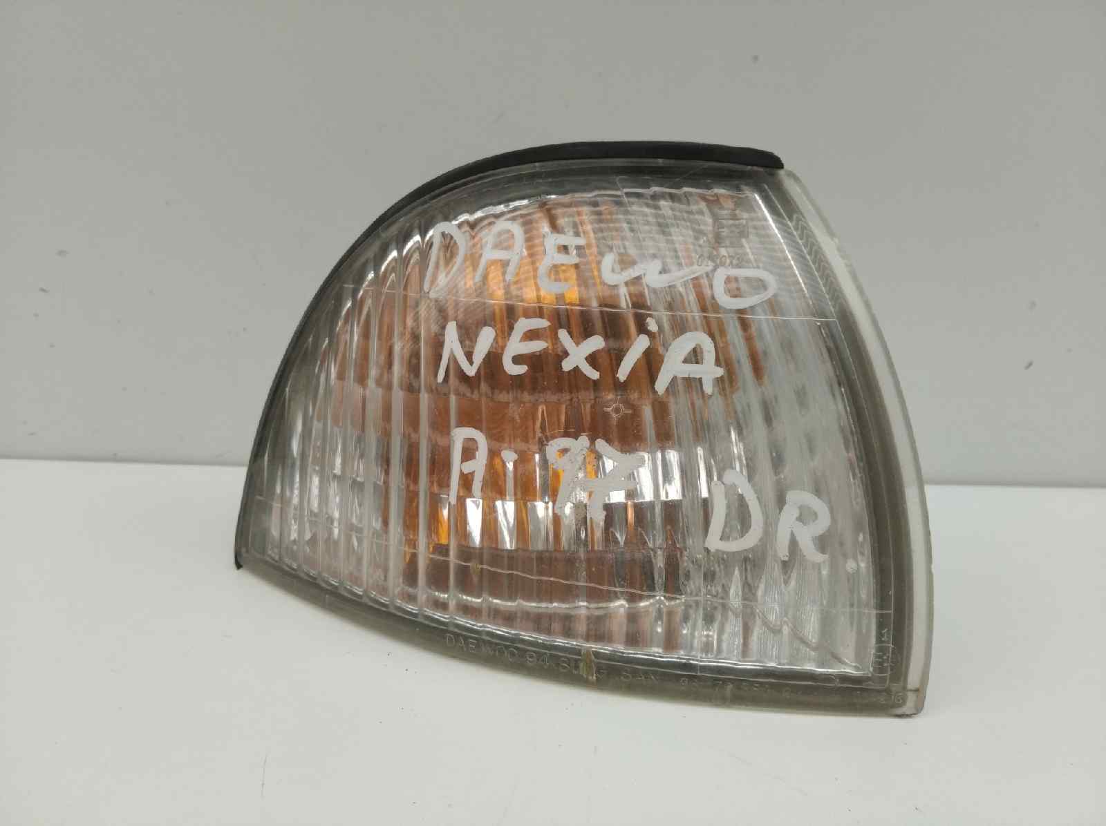 HONDA Nexia 1 generation (1994-2016) Priekšējā labā spārna pagrieziena signāls 96175350 25253697