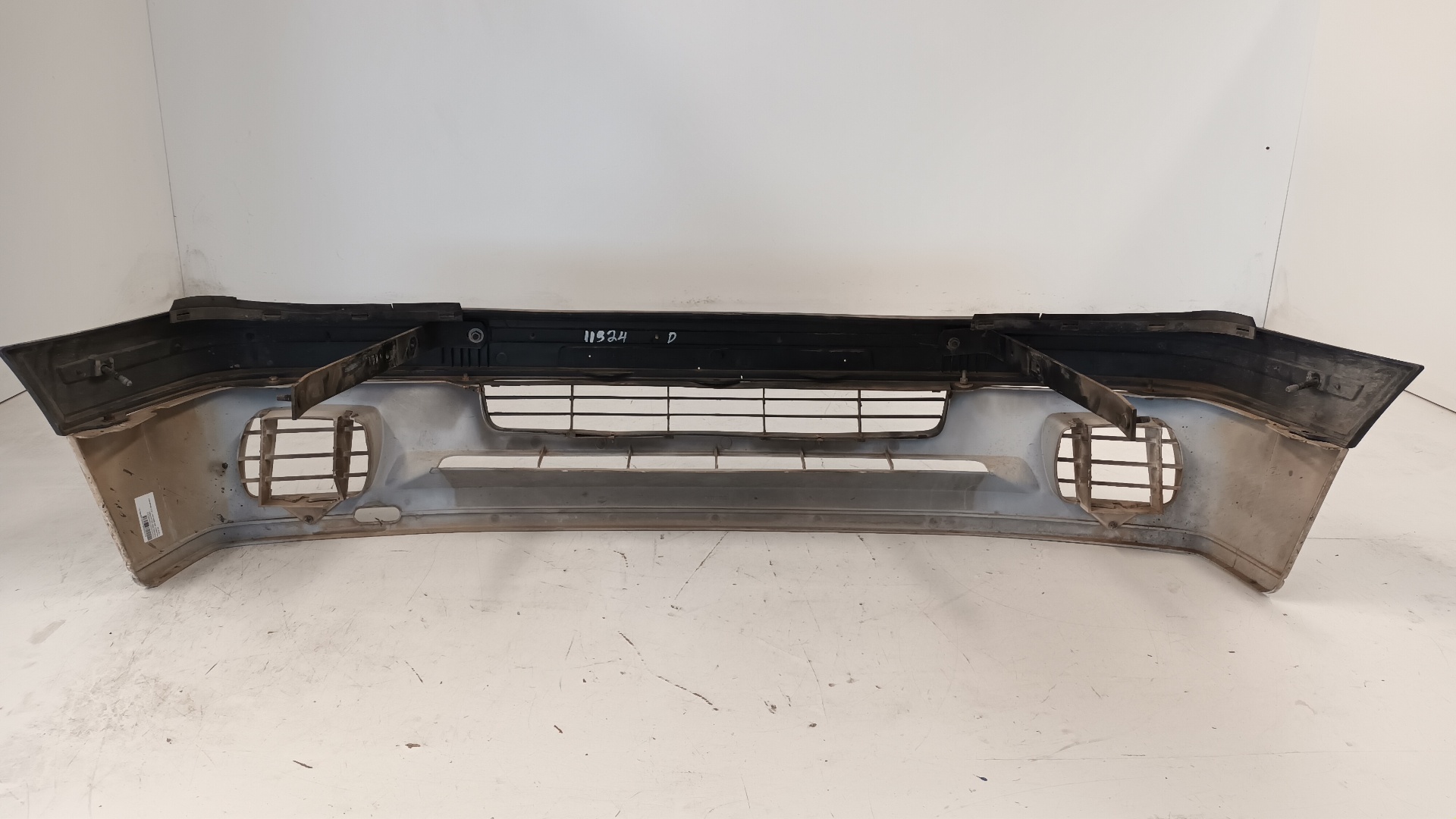 RENAULT 1 generation (2001-2008) Front Bumper 25428615