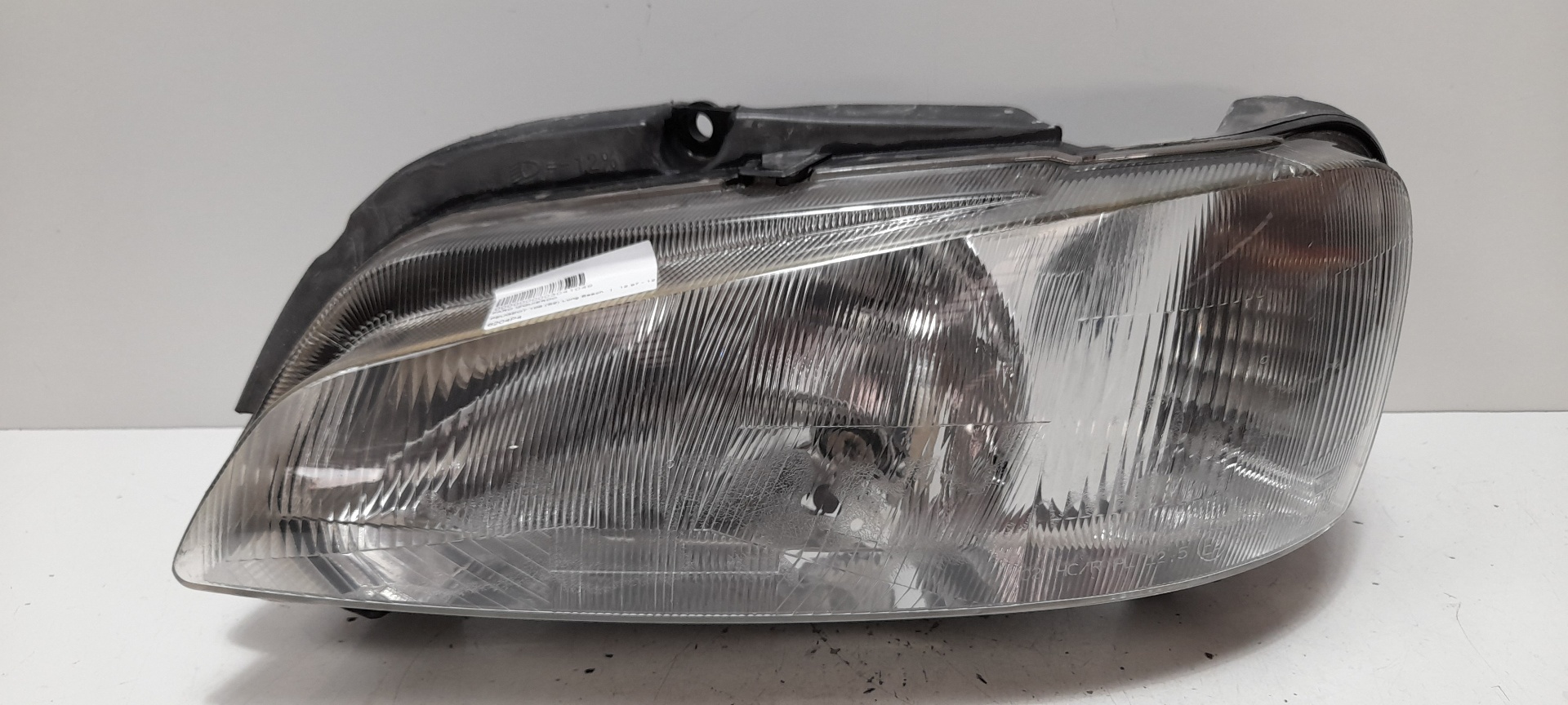 FORD W638 (1996-2003) Front Left Headlight 6204P4 22009497