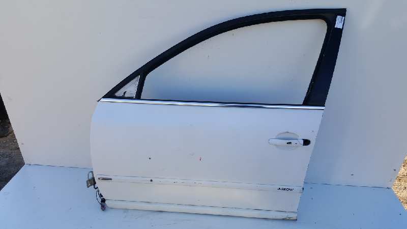 VOLKSWAGEN Passat B5 (1996-2005) Front Left Door 3B4831051BE 25243711