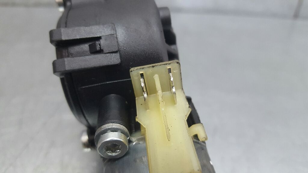 Sunroof electric motor RFJ 0390203228 de Peugeot 307 2005-2009 - pieza usada