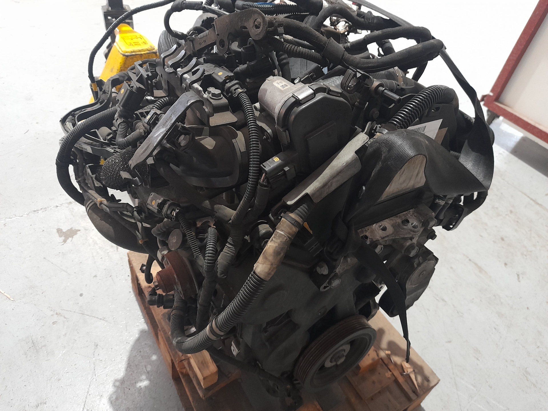 CITROËN DS3 1 generation (2010-2015) Двигатель 9H06 24111057