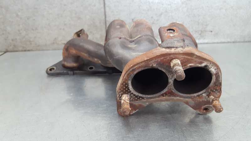 VOLVO V40 1 generation (1996-2004) Udstødningsmanifold 30874253 25261392