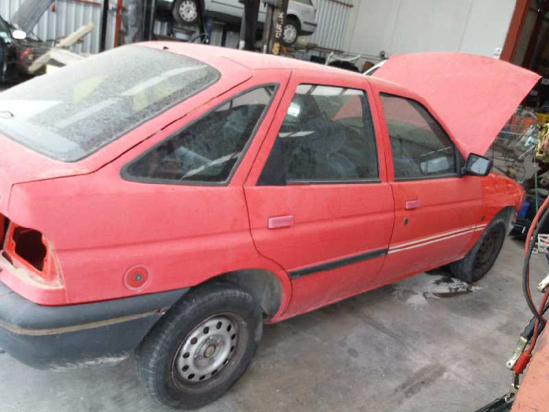 FORD Escort 5 generation (1990-2000) Aizmugurējais buferis 7217934 24053307