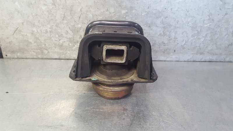 MERCEDES-BENZ C-Class W204/S204/C204 (2004-2015) Right Side Engine Mount 25397435