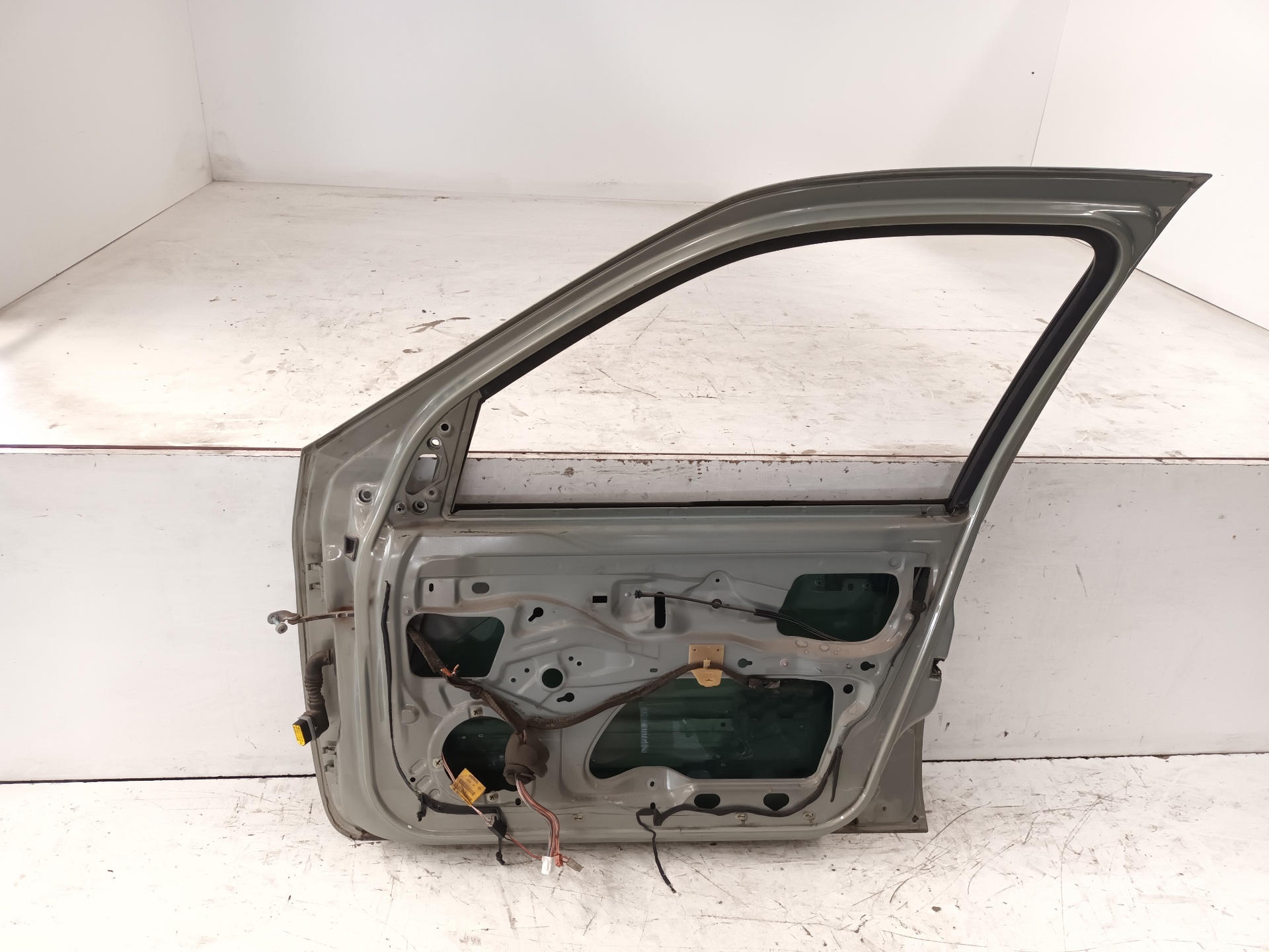 RENAULT LS 4 generation (2006-2020) Front Right Door VERDE 25083610