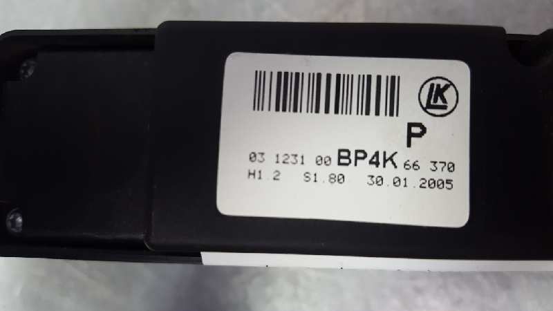 MAZDA 3 BK (2003-2009) Кнопка стеклоподъемника передней правой двери BP4K66370 25245437