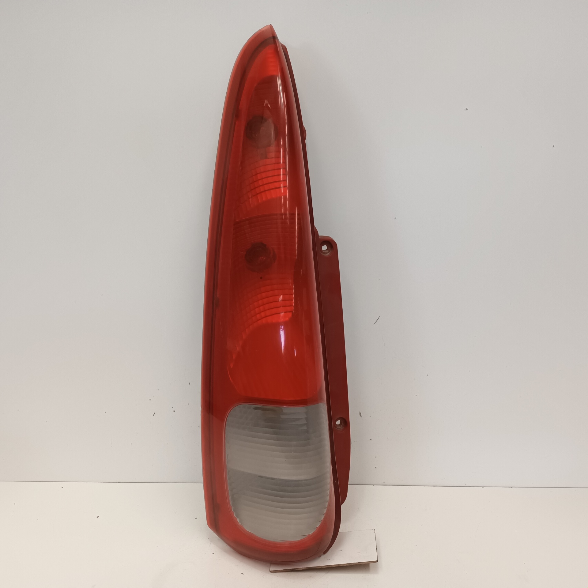 Piloto trasero izquierdo X20SED 96260526 de Daewoo Tacuma 2000-2004 - pieza usada