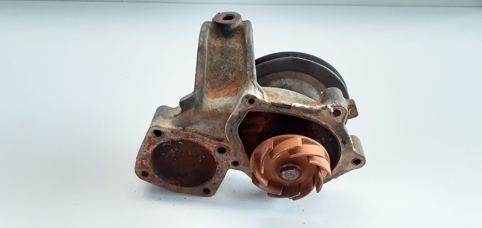 FORD Water Pump 25264843