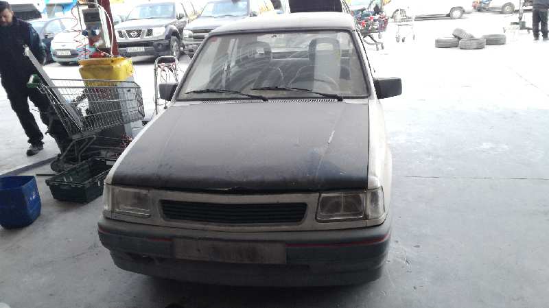 OPEL Corsa A (1982-1993) Заключване на багажника на задната врата 134061 22040460