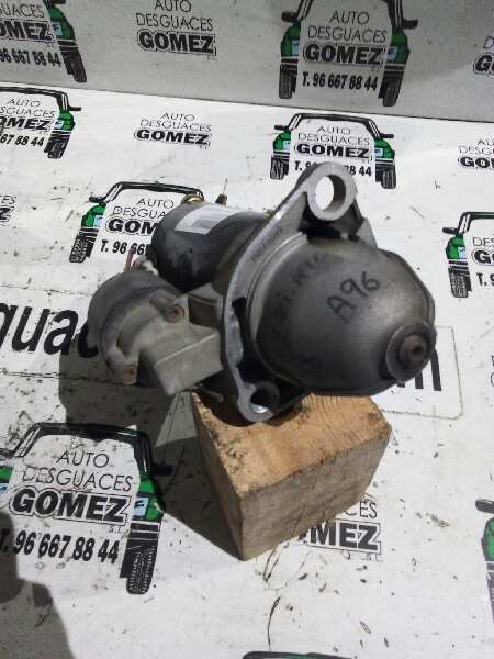 Starter motor 0001110100 de Audi A8 1994-1999 - pieza usada