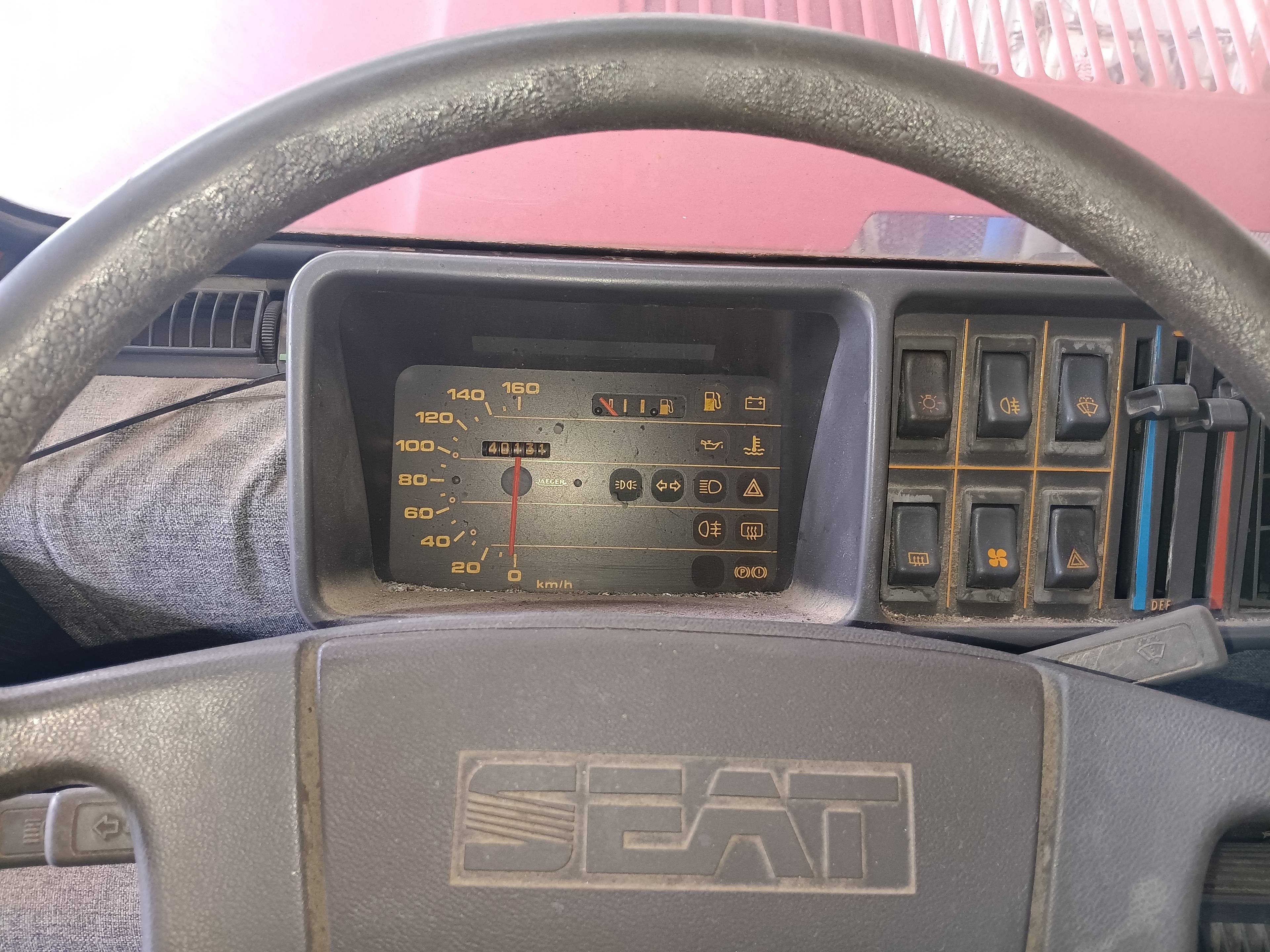 SEAT Uno 1 generation (1983-1995) Front Right Door ROJO 24127140