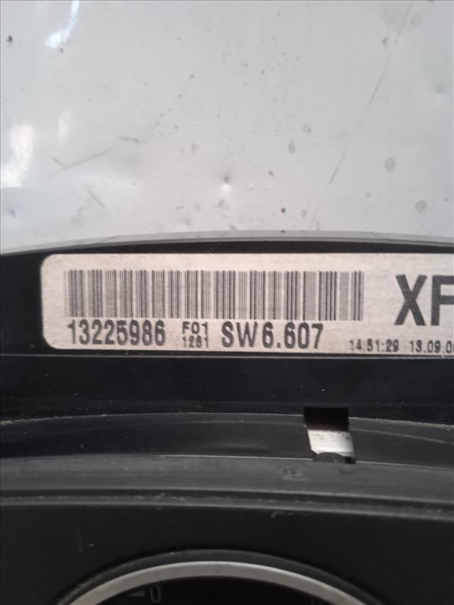 Cuadro de instrumentos 13225986 de Opel Astra 2004-2005 - pieza usada
