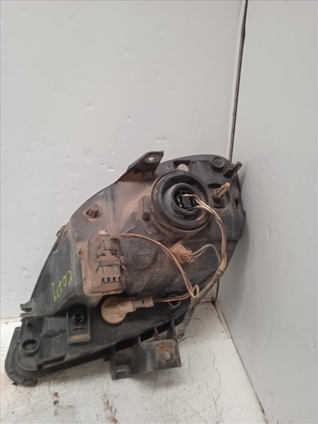 Faro derecho D/F9Q 37 8200444260 de Renault Kangoo (kc0/1_) 2005-0 con 316187 km - pieza usada