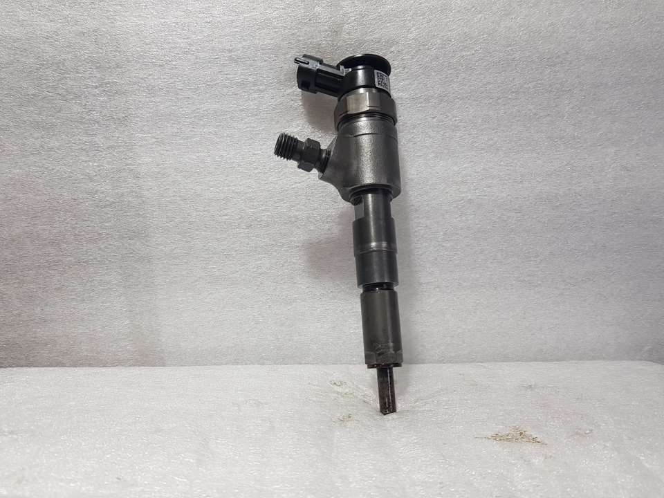 PEUGEOT Fuel Injector 0445110135 24102650