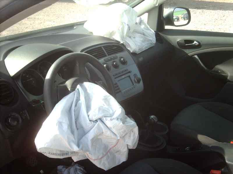 SEAT Toledo 3 generation (2004-2010) Galinių dešinių durų stiklo pakelėjas 1K0959704M 18452675