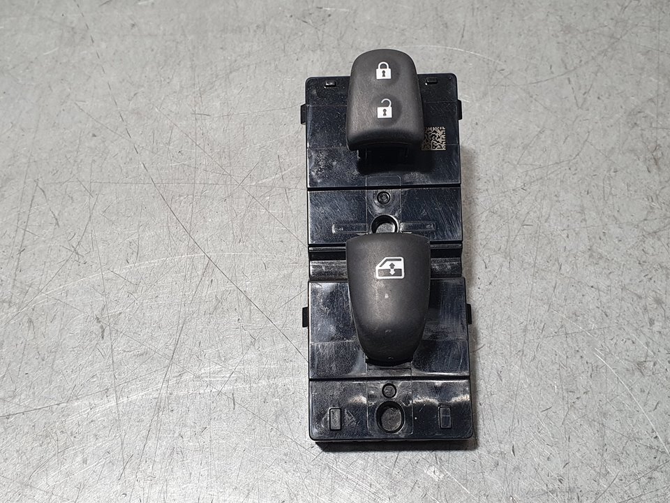 NISSAN Qashqai 2 generation (2013-2023) Front Right Door Window Switch SINREF 20480101