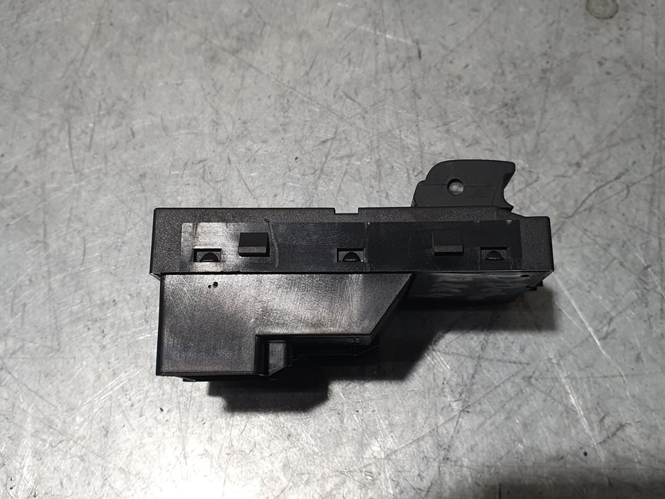 OPEL Meriva 2 generation (2010-2020) Front Right Door Window Switch 13301888 23647730