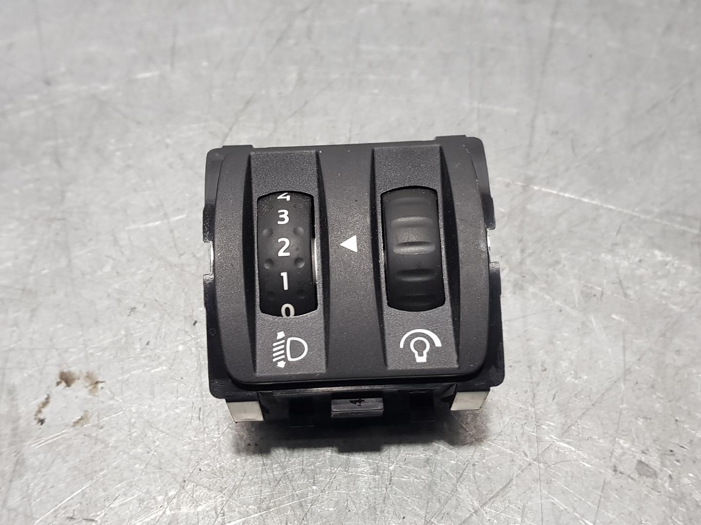 RENAULT Clio 3 generation (2005-2012) Other Control Units 251900567R, L1130308 18704846