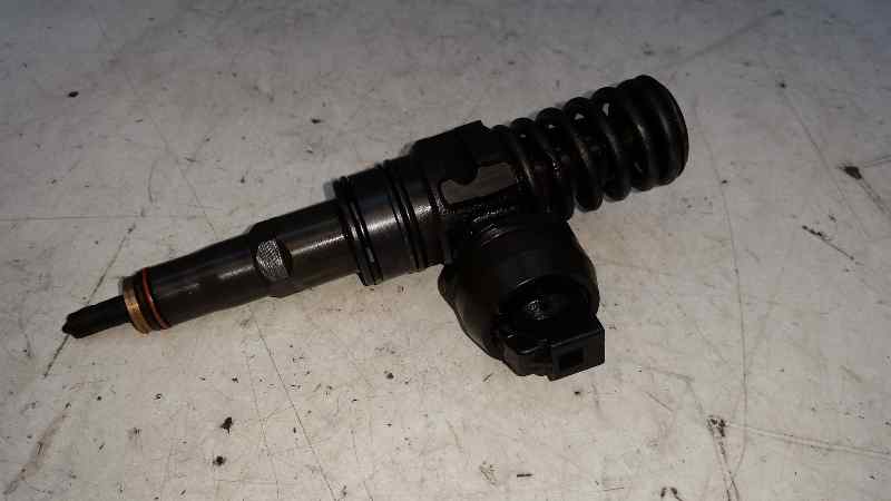 SKODA Fabia 2 generation  (2010-2014) Fuel Injector 0414720215, 038130073AG 18570781