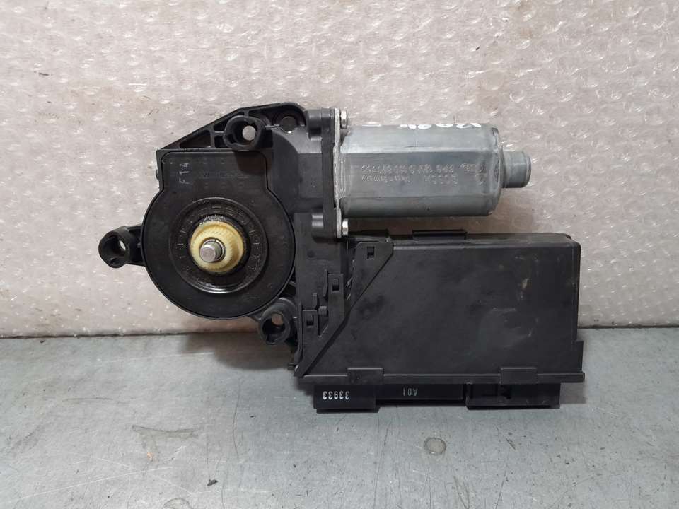 VOLKSWAGEN Exeo 1 generation (2009-2012) Front Left Door Window Regulator Motor 8E1959801H,105840204 25167138