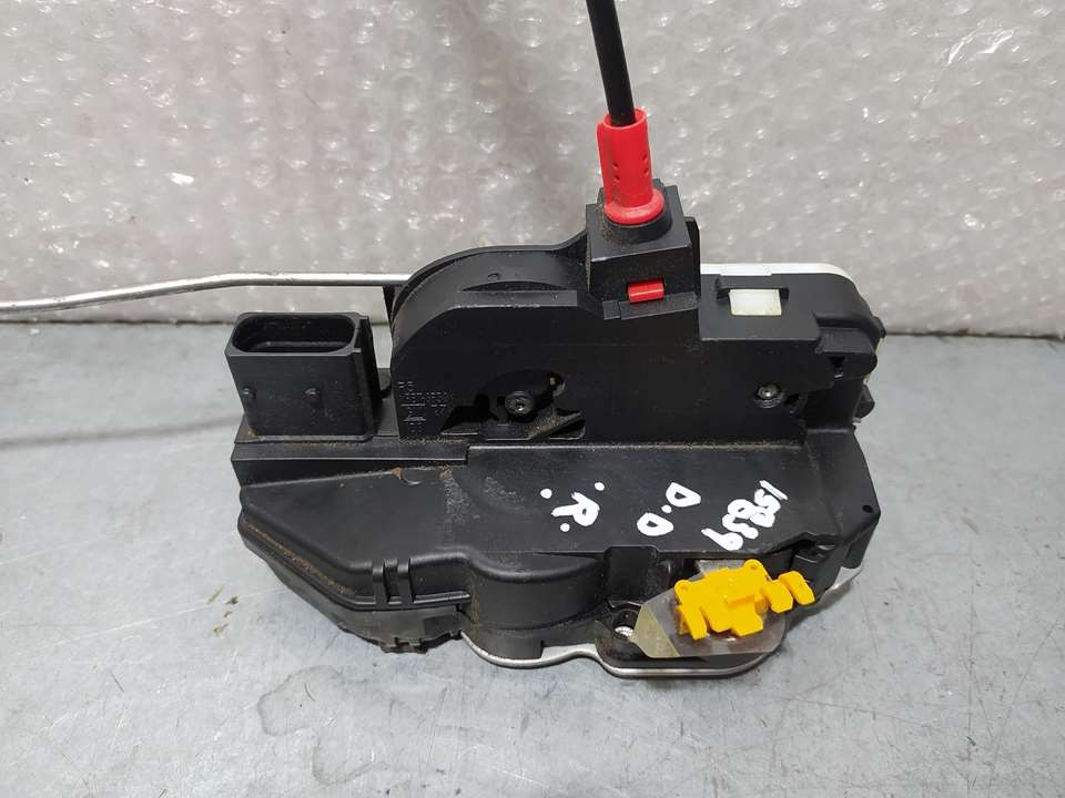Serratura porta anteriore destra B16DTH 13579523 de Opel Zafira tourer c (p12) 2011-2016 136 CV - pieza usada