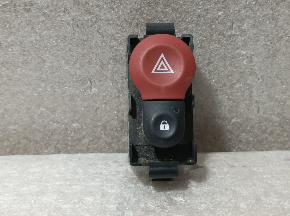 RENAULT Kangoo 2 generation (2007-2021) Hazard button VALEO 23634485