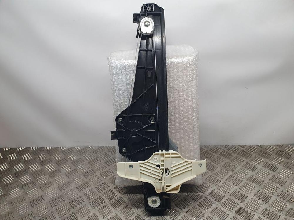 Alzacristalli posteriore sinistro 5G06 9830389080 de Peugeot 3008 suv (mc_, mr_, mj_, m4_) 2016-0 181 CV con 8614 km - pieza usada