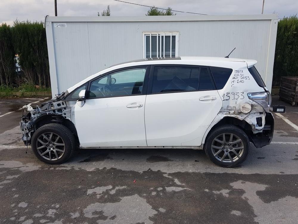 TOYOTA Verso 1 generation (2009-2015) Радиатор интеркулера 1271003521 23350501