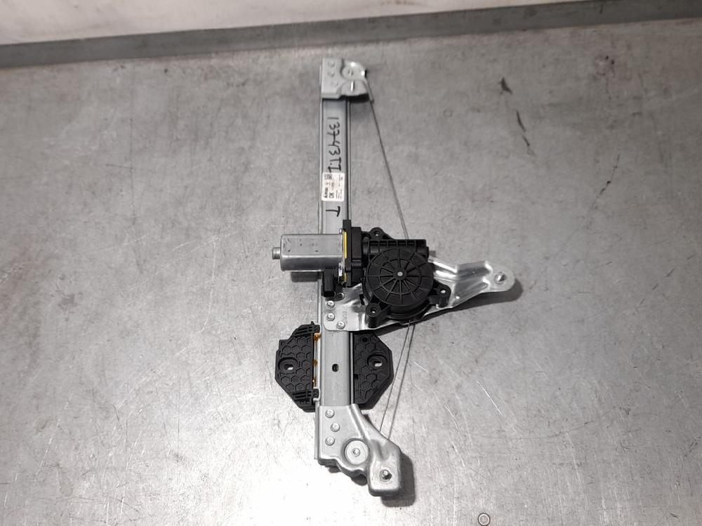 DACIA Sandero 2 generation (2013-2020) Rear left door window lifter 827211031R 24043979