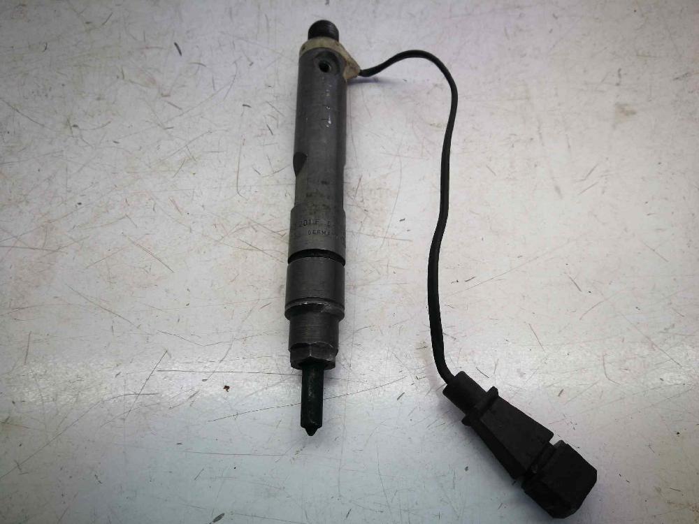 SEAT Cordoba 1 generation (1993-2003) Injector de combustibil 038130201F 18447838