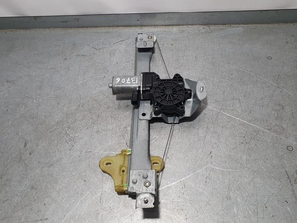 RENAULT Clio 3 generation (2005-2012) Rear left door window lifter 827012973R 18710361