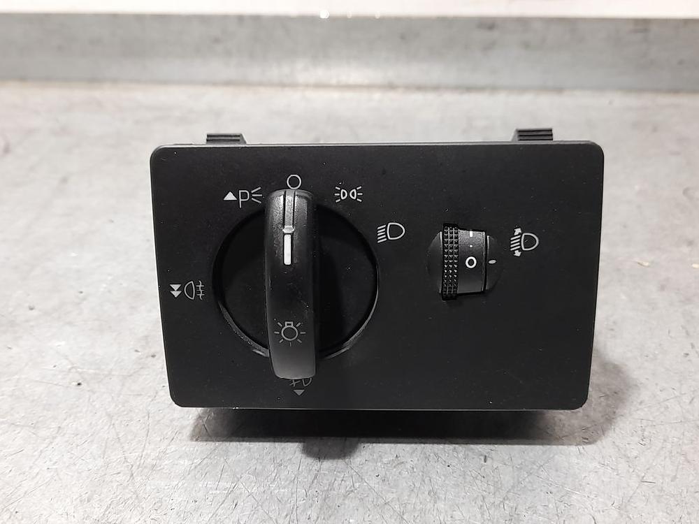 PEUGEOT Focus 2 generation (2004-2011) Headlight Switch Control Unit 7M5T13A024 23630596