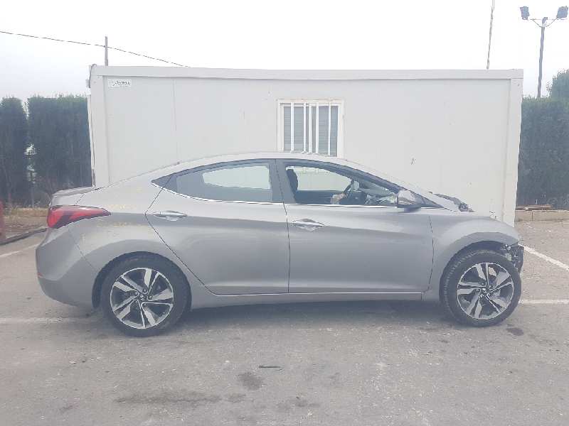 HYUNDAI Elantra MD (2010-2017) задний правый суппорт MANDO 21239050