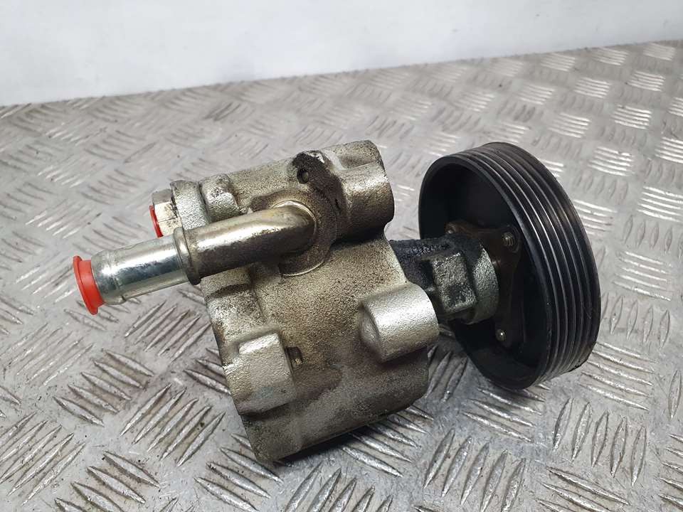 Bomba de servodirección F9Q736 7700417308 de Renault Megane i classic (la0/1_) 1997-2001 98 CV - pieza usada