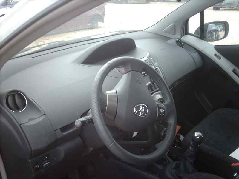 TOYOTA Yaris 2 generation (2005-2012) Стеклоподъемник передней левой двери 983712100,857020F010 18459329