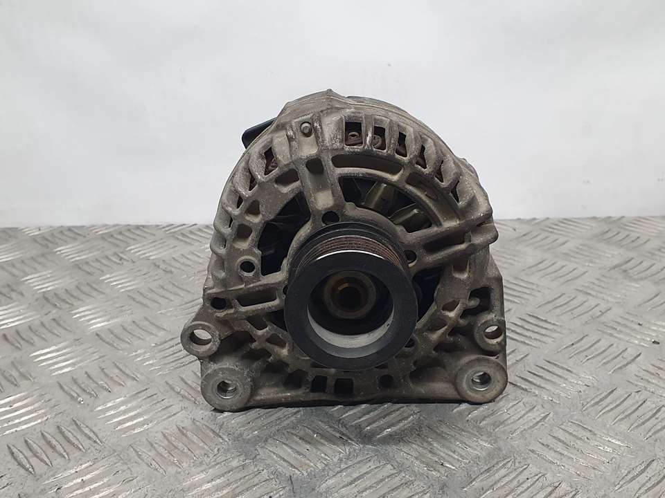 SEAT Cordoba 2 generation (1999-2009) Alternator 037903025M, 0124325013 22739142