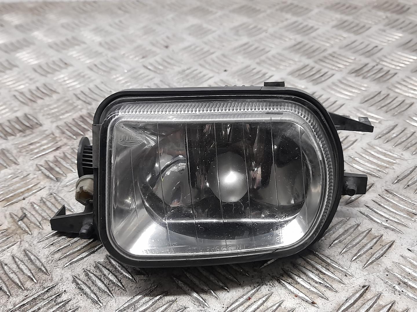 MERCEDES-BENZ C (W203) Front Right Fog Light 2038201256, 1NA00797604 23622653