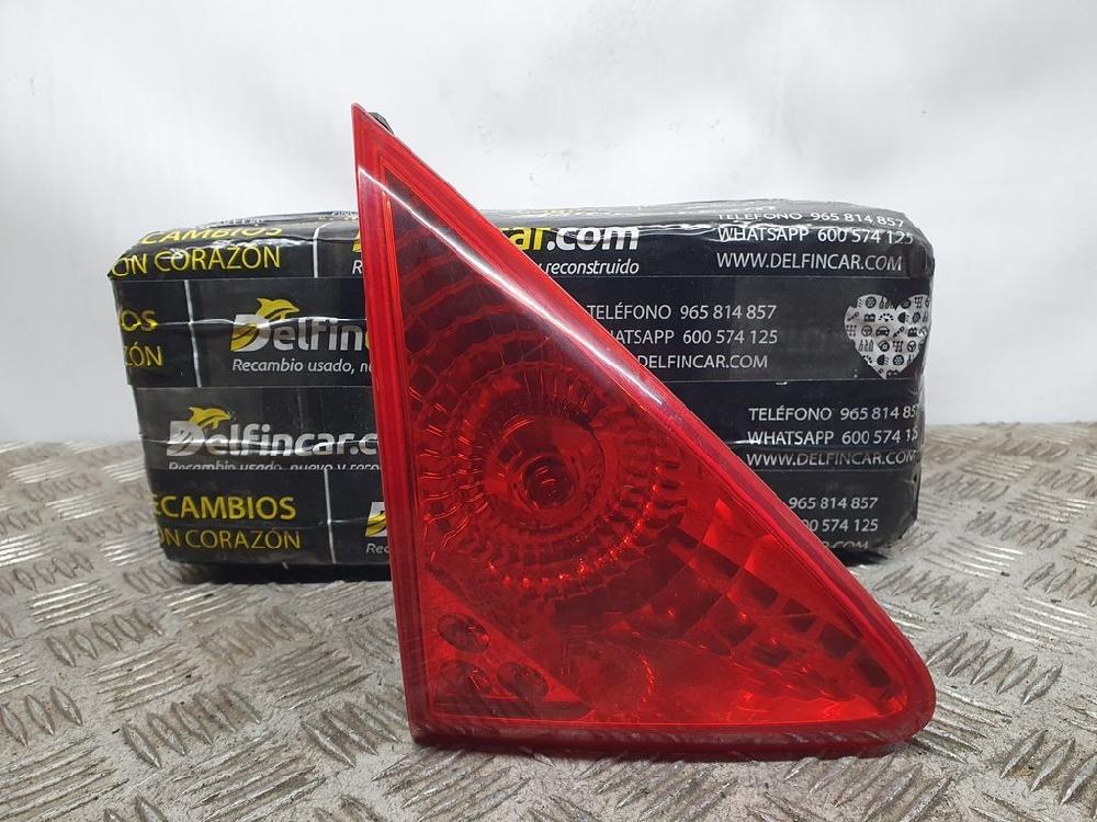 Feu arrière gauche 9H01/9HZ 9683461080 de Peugeot 3008 monospace (0u_) 2009-2016 112 CV