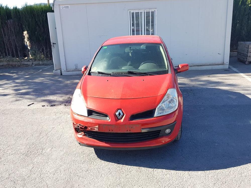 RENAULT Clio 3 generation (2005-2012) Левая противотуманка переднего бампера 8200002469,89201772 23638350