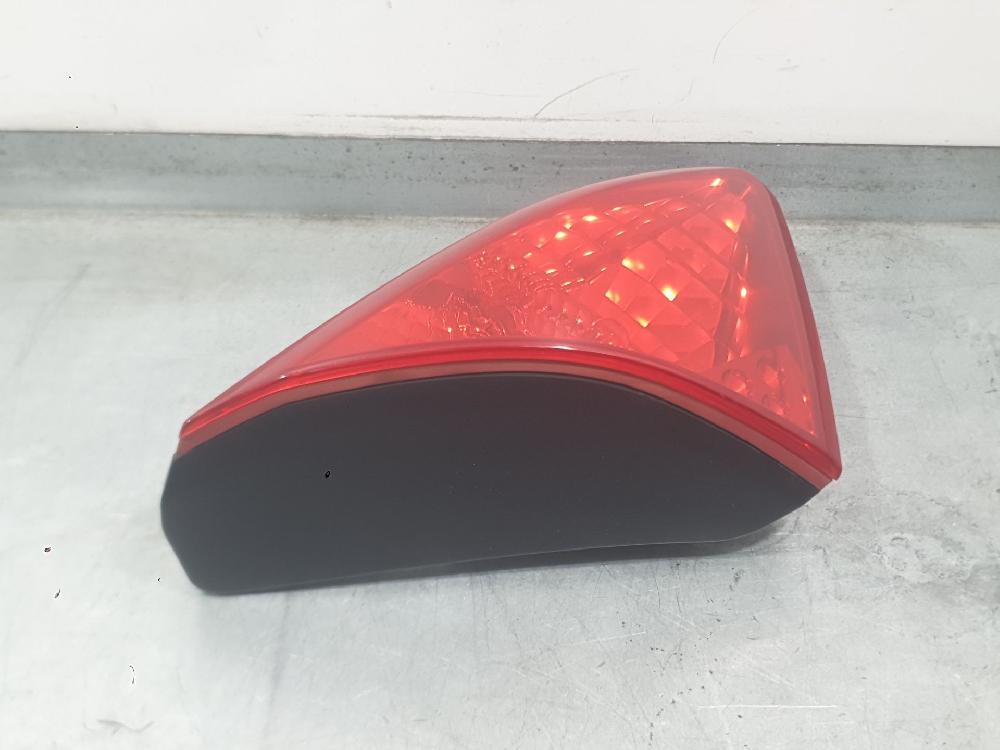 Left inner tail light RH02 9683461080 de Peugeot 3008 monospace (0u_) 2009-2016 150 CV con 194963 km - pieza usada