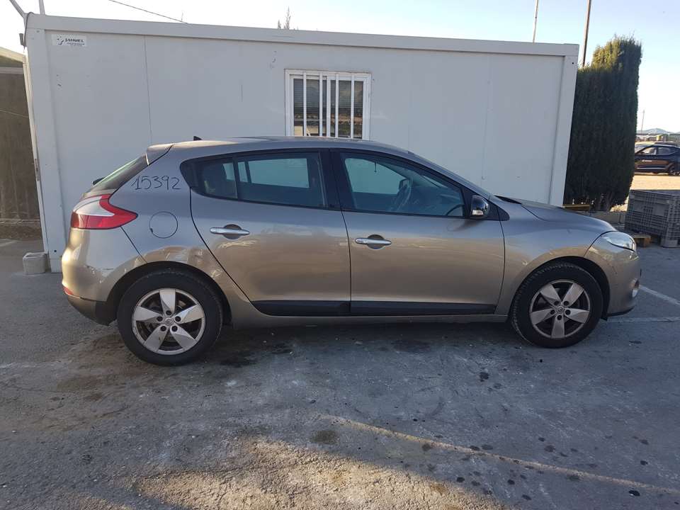 RENAULT Megane 3 generation (2008-2020) Galinių kairių durų stiklo pakelėjas 827210003R 23515188