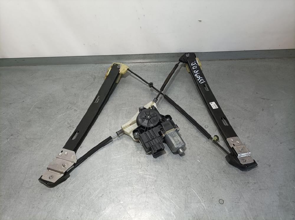 SEAT Alhambra 2 generation (2010-2021) Front Right Door Window Regulator 6F0837462A 18690635