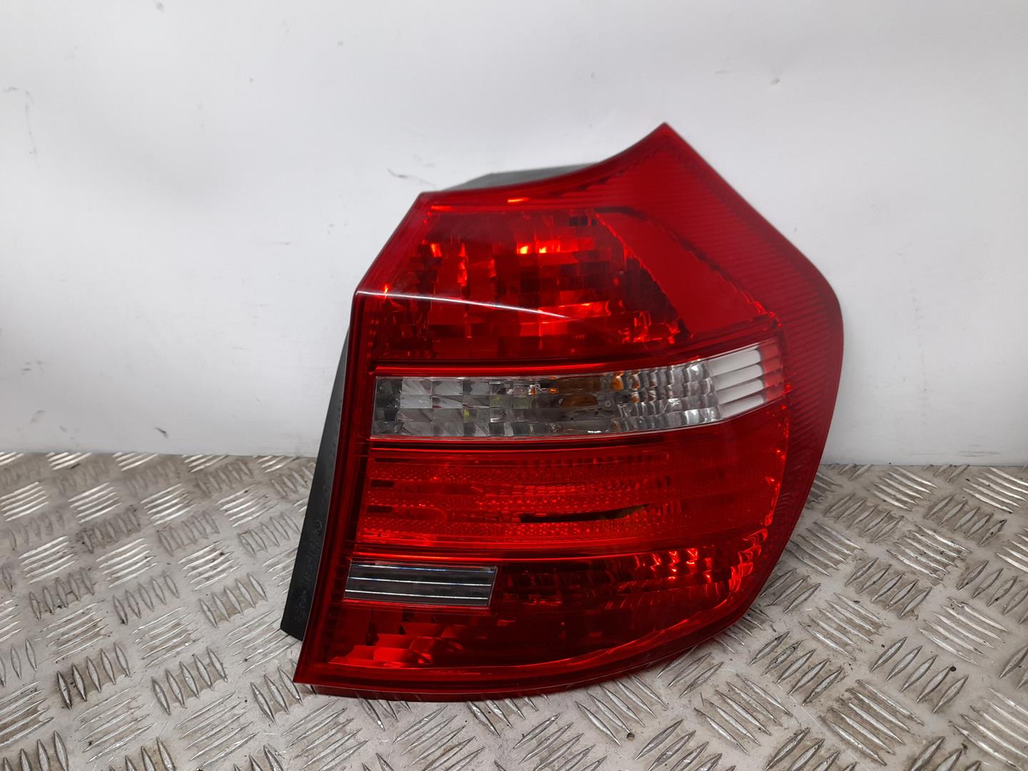 BMW 1 Series E81/E82/E87/E88 (2004-2013) Фонарь задний правый 715495605, VALEO 18715224