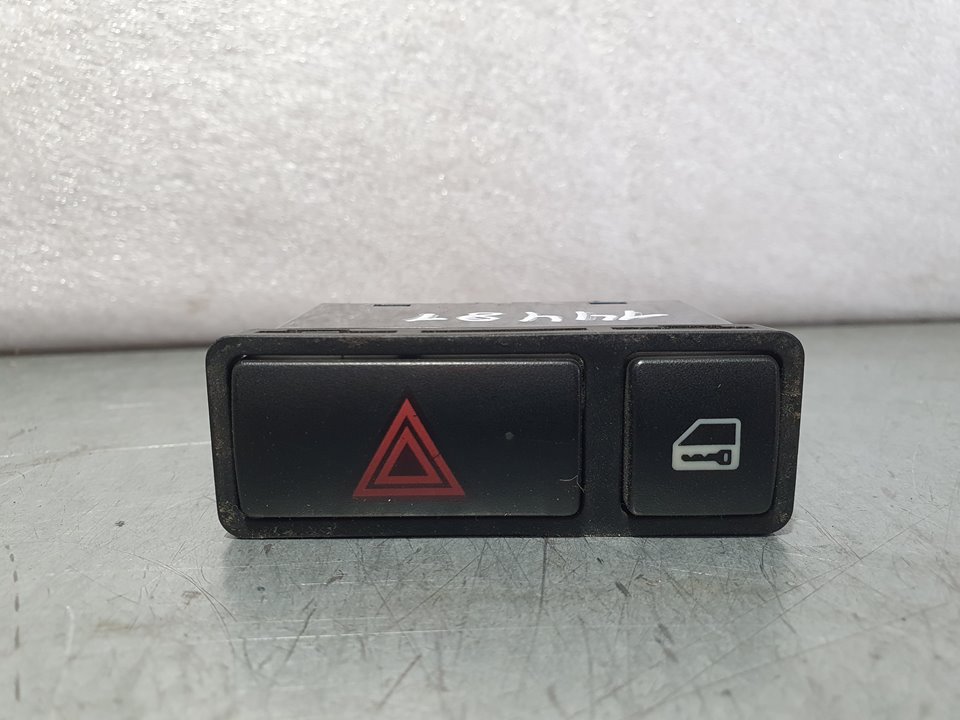 TOYOTA 3 Series E46 (1997-2006) Hazard button 61318368920 21103282