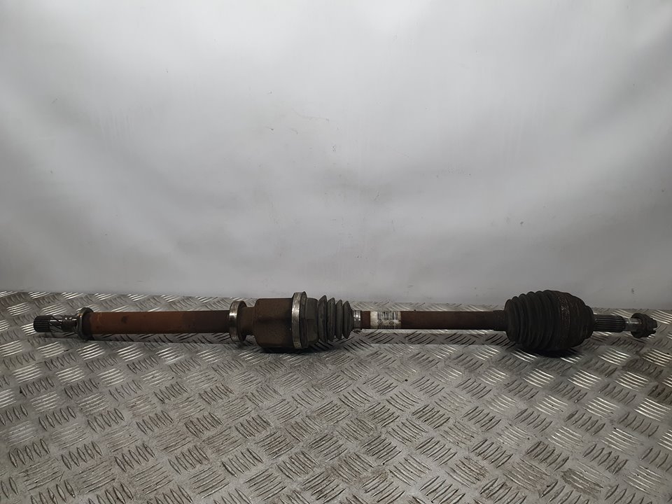 RENAULT Clio 3 generation (2005-2012) Front Right Driveshaft 8200499586 23624977