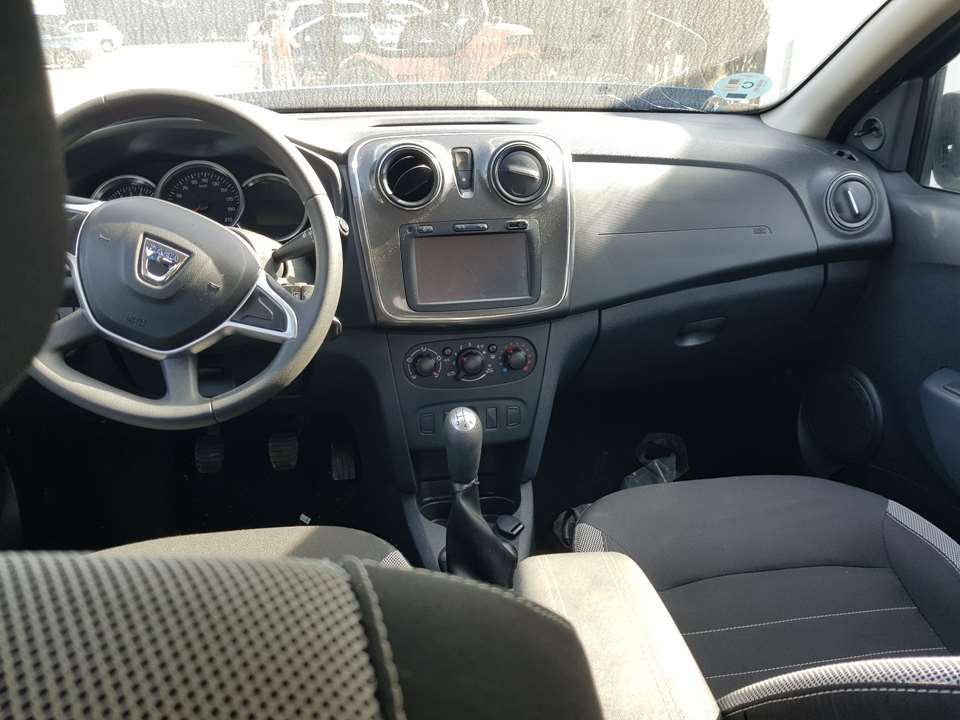 DACIA Sandero 2 generation (2013-2020) Commutateur de fenêtre de porte avant gauche 254117873R 23132256